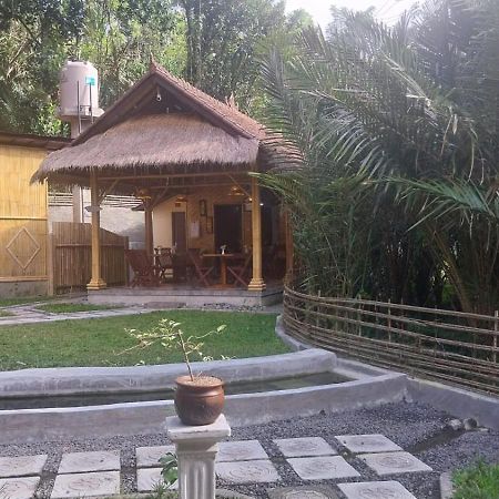 Pondok Sapta Sallaca Selat Bagian luar foto