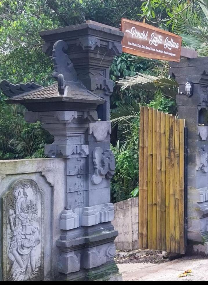Pondok Sapta Sallaca Selat Bagian luar foto