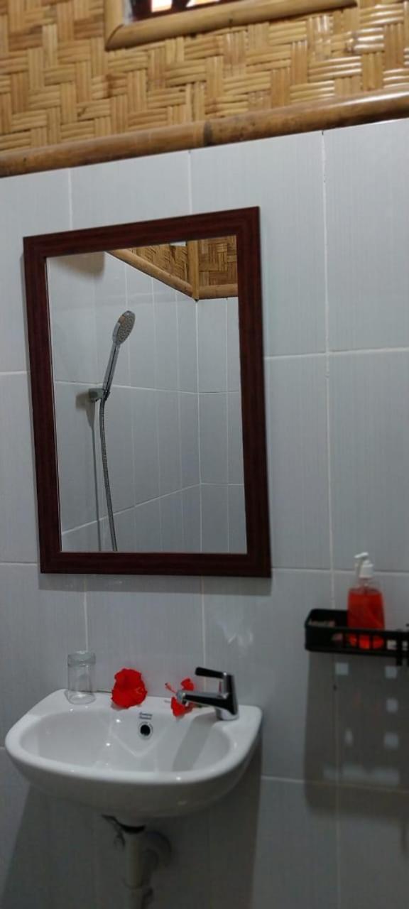 Pondok Sapta Sallaca Selat Bagian luar foto