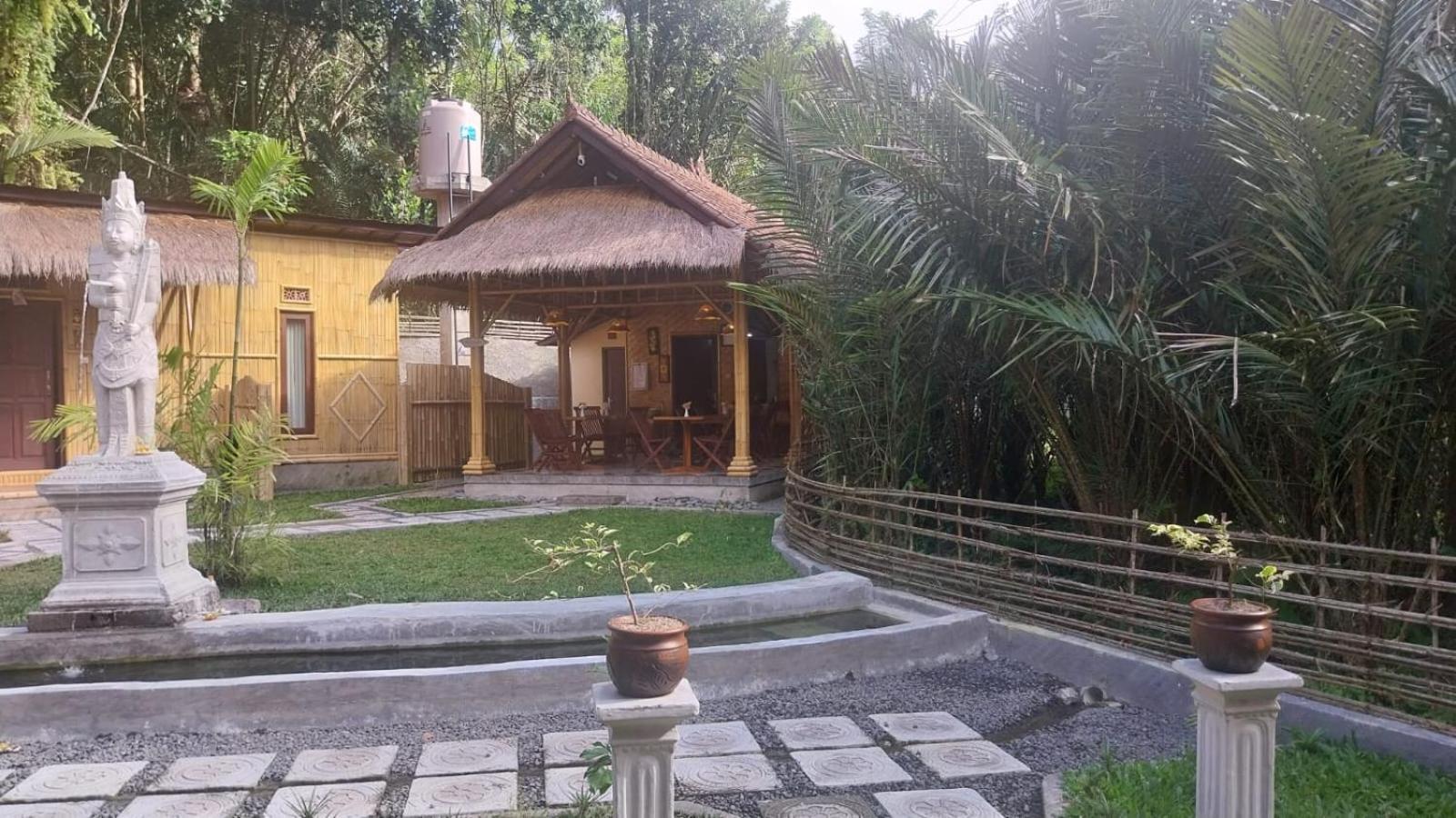 Pondok Sapta Sallaca Selat Bagian luar foto
